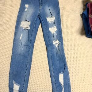 Fashion Nova butt plumping Jeans